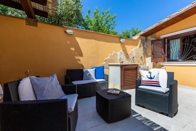 Casa Annette By La Via Del Mare Viaggi E Vacanze Villasimius 0*,